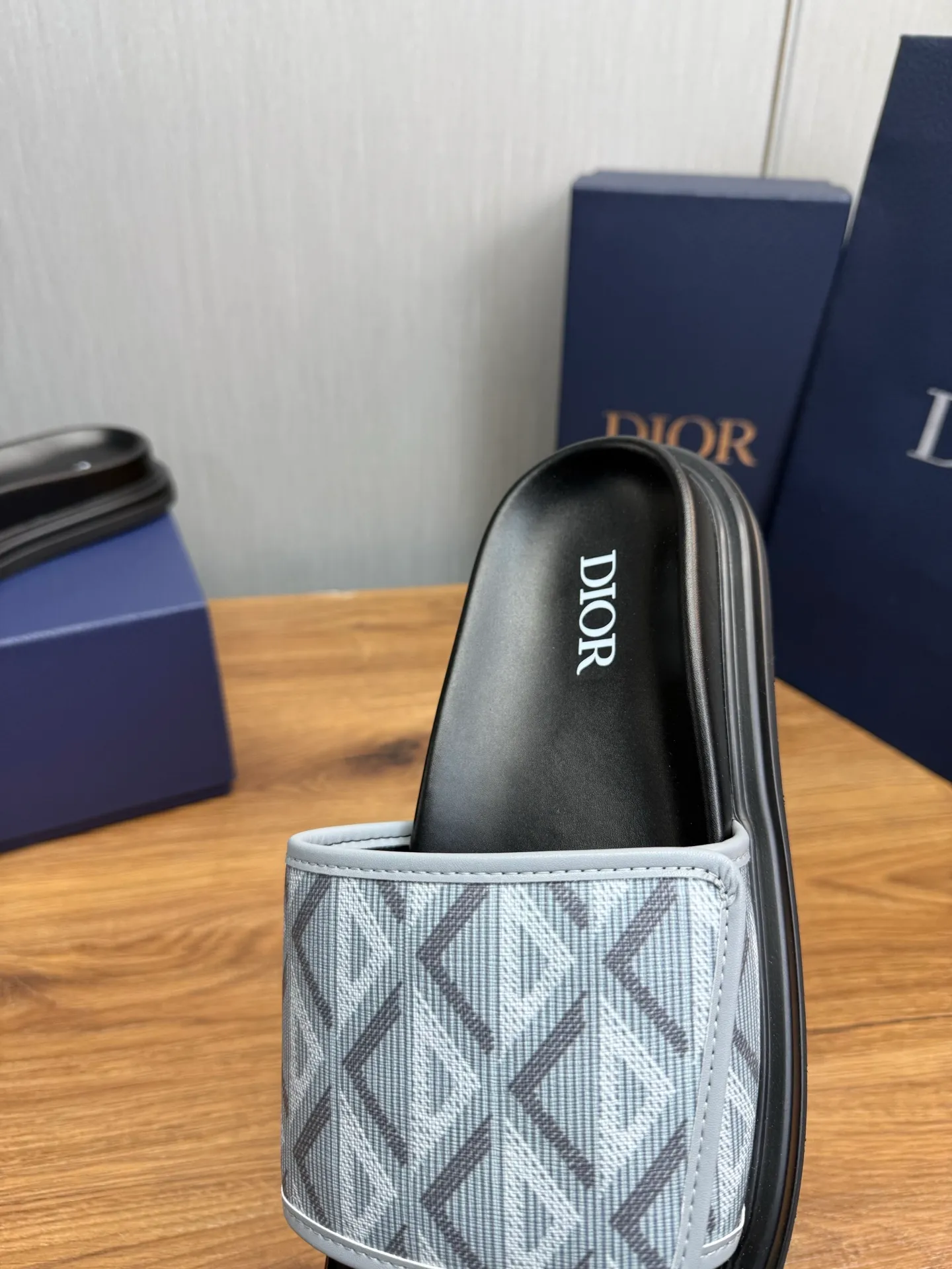 Men's shoes 💰280💰 Dior. Men's slippers 🩴Official website 1:1 production 38-45 yards 45 46 🉑️Customized original material shipped✅